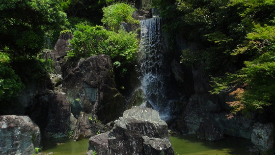 ゆりの園滝